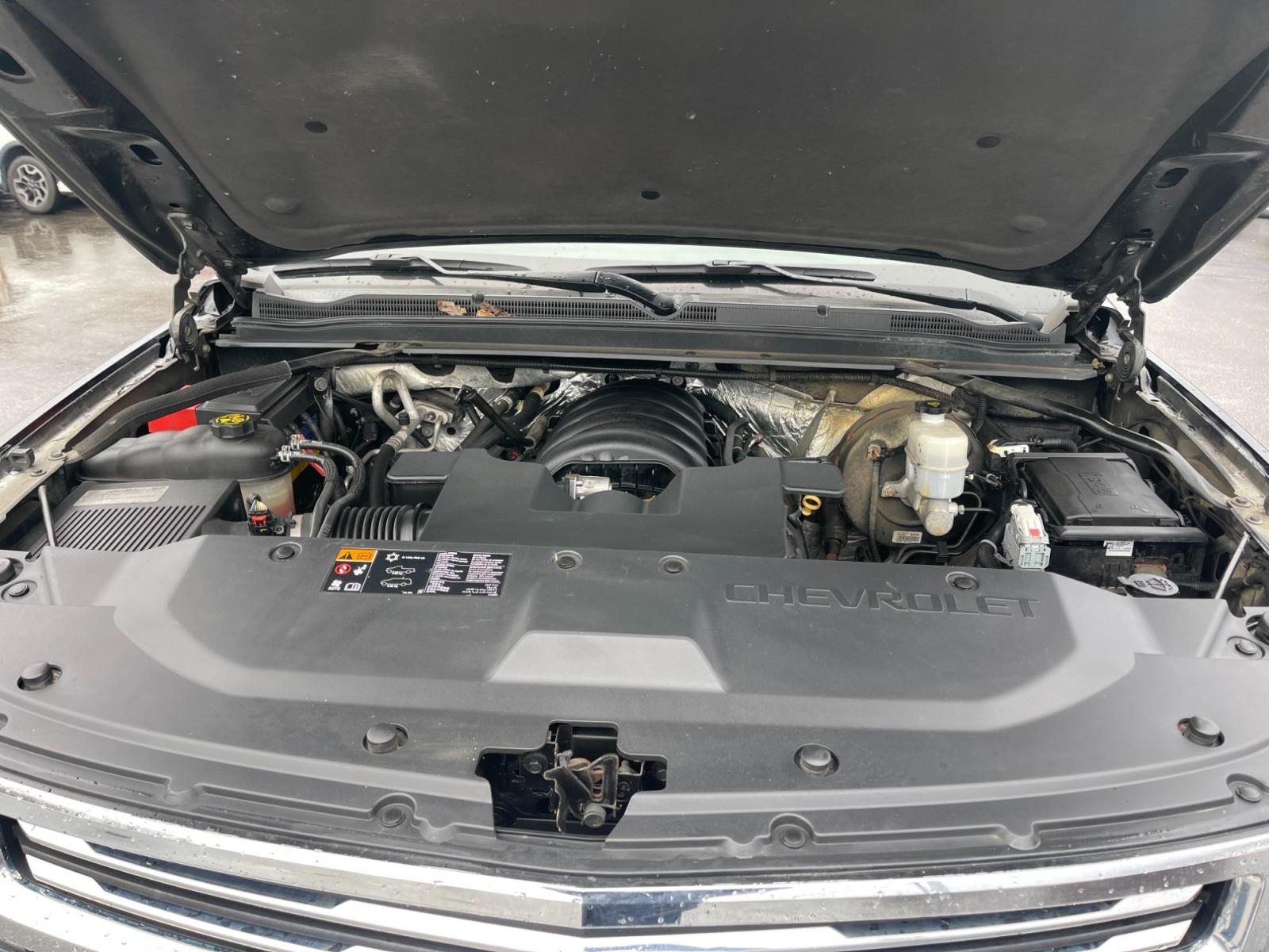 2016 Black /Brown Chevrolet Suburban LTZ 4WD (1GNSKJKC3GR) with an 5.3L V8 OHV 16V engine, 6A transmission, located at 11115 Chardon Rd. , Chardon, OH, 44024, (440) 214-9705, 41.580246, -81.241943 - Photo #16
